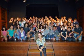 Na última quarta-feira, os alunos do Curso de Teatro de Porto Feliz realizaram uma apresentação especial na cidade