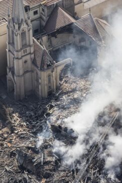 As estruturas foram atingidas pelo desabamento de um edifício há um ano e atingiu a primeira igreja luterana da capital paulista