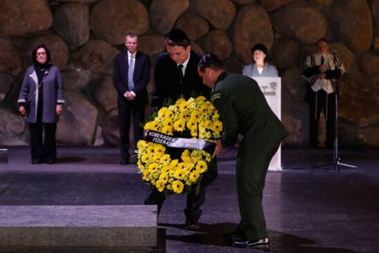 O presidente do Brasil, Jair Bolsonaro, visitou nesta terça-feira o Centro de Memória do Holocausto