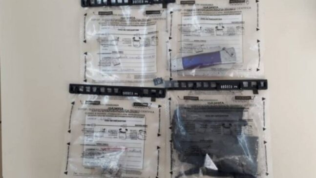 Um celular e um cartão de memória foram apreendidos na casa em que a jovem matou o irmão, em São Roque, no Interior