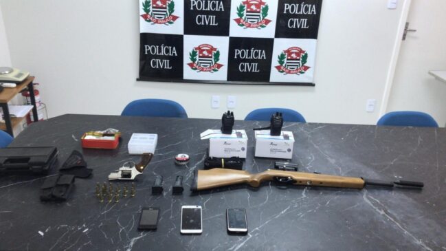Policiais de Sorocaba ainda encontraram armas de fogo, celulares e outros equipamentos de comunicação com um dos presos