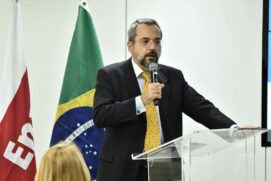Abraham Weintraub (foto) assume o cargo no MEC após demissão de Ricardo Vélez Rodríguez, anunciada nesta segunda-feira