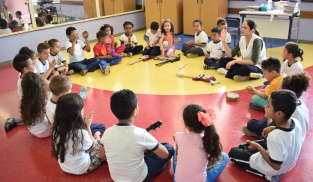 Nesta edição podem se inscrever Professores de Educação Infantil, Ensino Fundamental e Médio, Gestores e Coordenadores
