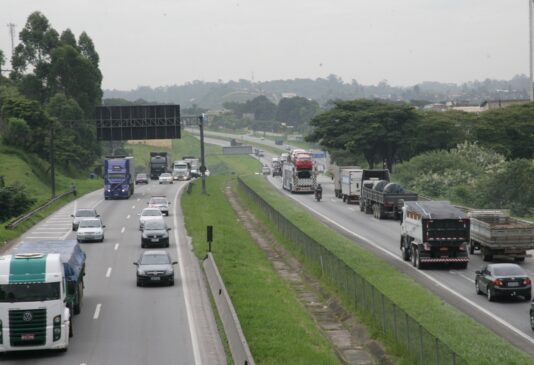 Segundo a Autopista Régis, nessa quinta-feira, o maior período de congestionamento será das 16h às 22h