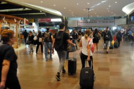 Movimentação na rodoviária do Tietê, em SP, na manhã de quinta-feira, na saída para o feriado