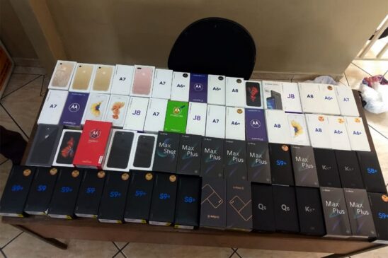 Os 63 celulares, avaliados em R$ 140 mil, foram recuperados pela PM