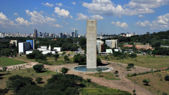 Além das linhas circulares, a SPTrans conta com nove linhas municipais que passam pela Cidade Universitária