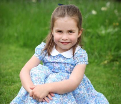 Charlotte, filha de William e Kate Middleton, teve 3 fotos divulgadas pelo Instagram do duque e da duquesa de Cambridge