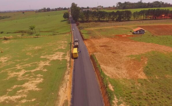 A pavimentação da Estrada do Bom Retiro é a maior obra de infraestrutura viária do município