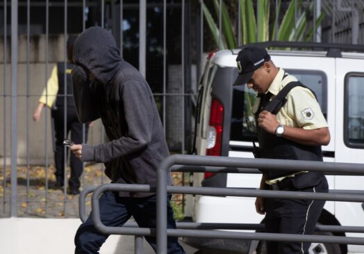 Adolescente apontado como 3º suspeito de massacre foi detido uma semana após o ataque em Suzano