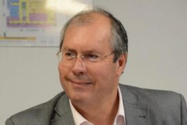 Os tiros foram feitos a partir de um carro estacionado próximo ao Congresso; Héctor Olivares está internado em estado grave