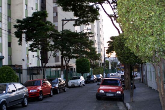 Moradores de um condomínio no Parque Santos Dumont, em Taboão da Serra, estão sem água há quase uma semana
