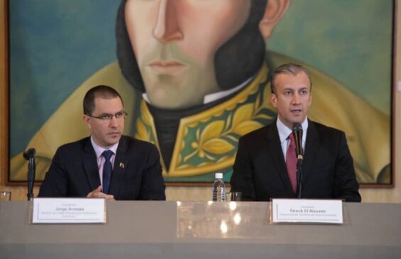Chanceler venezuelano Jorge Arreaza e Tareck El Aissami anunciam reabertura da fronteira