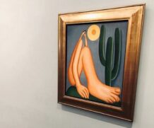 A obra "Abaporu" (1928) também está exposta no Masp; também é possível ver outros 92 trabalhos de Tarsila no local