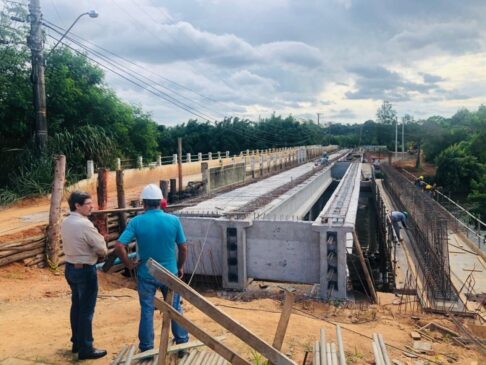 Prefeito de Porto Feliz, Dr. Cássio Prado, visitou as obras de construção da ponte na última semana