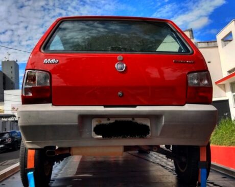 Após investigação da PM, com a ajuda do Copom, foi descoberto que o carro havia sido furtado em 2016 na cidade de Indaiatuba