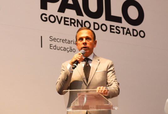 'Não me abrace e depois no momento seguinte venha aqui para fazer críticas', disse Doria