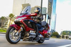 Em duas versões, nova GL 1800 Gold Wing já está disponível na rede de concessionárias Honda em todo o Brasil