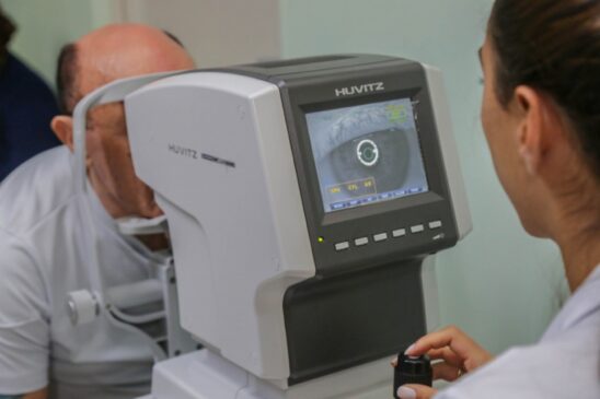 Entre os procedimentos estiveram exame de fundo de olho, capaz de identificar glaucoma e tumores