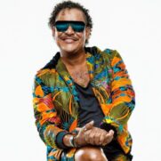 O cantor foi agredido em assalto após a Virada Cultural; Compadre Washington caiu e bateu a cabeça