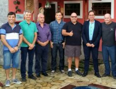 Machado Neto (de paletó escuro) fez a visita com a missão de conhecer a região e preparar um diagnóstico de turismo regional