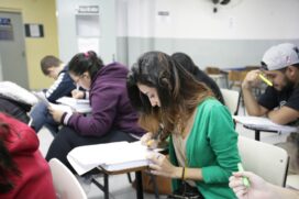 As bolsas de estudo ofertadas são parciais, de 50% do valor da mensalidade, e integrais, de 100%, e são para o segundo semestre