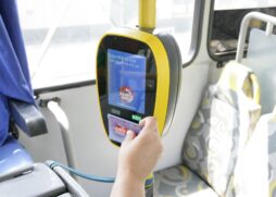 Tarifa do vale-transporte é maior do que a do bilhete comum; Defensoria Pública diz que não pode haver diferença