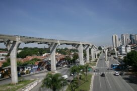 Empresa responsável pelos trens faliu e não entregou os veículos; Linha 17-Ouro deveria ser entregue em 2014 para a Copa