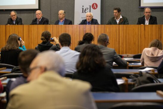 Ex-ministros da Educação participaram de encontro no Instituto de Estudos Avançados da Universidade de São Paulo, nesta terça