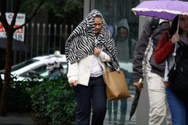 Nesta terça-feira, o céu ficou encoberto e houve garoa em vários pontos da cidade de São Paulo; a mínima prevista era de 13°C
