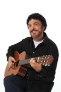 O compositor carioca radicado em São Paulo diz que o bairro da Vila Madalena é muito responsável pelo ressurgimento do samba