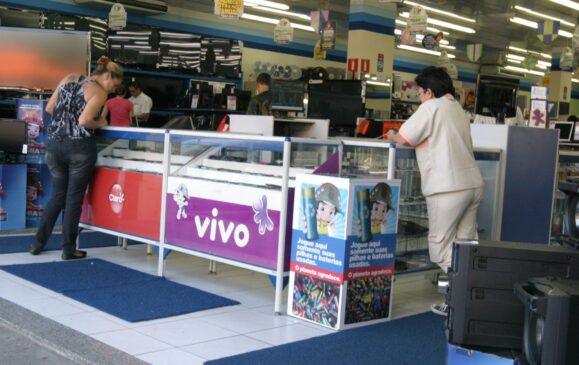 Via Varejo focará a estratégia de divulgação do banco digital nas lojas Casas Bahia, que estarão todas integradas ao Banqi
