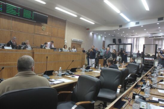 A sessão na Câmara Municipal de Praia Grande foi marcada por um desentendimento no plenário