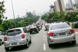 Normalmente, automóveis com placa final 9 e 0 não podem circular no centro expandido às sextas