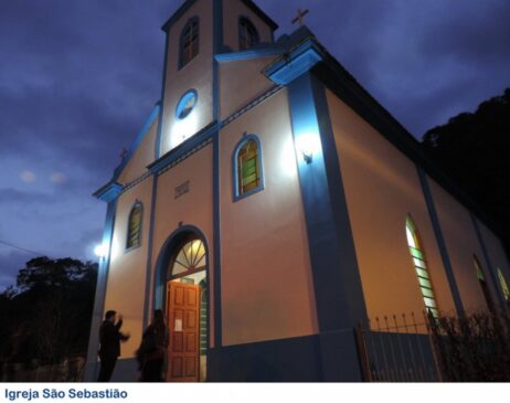 Igreja São Sebastião Erguida em um bucólico recanto da cidade de Resende e se destacando na paisagem, lá está a Igreja de São Sebastião. A capela é simples, mas tem uma beleza que forma um cenário que lembra uma pintura arcadiana.