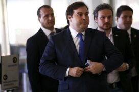 Presidente da Câmara, Rodrigo Maia deve seguir decisão do Senado