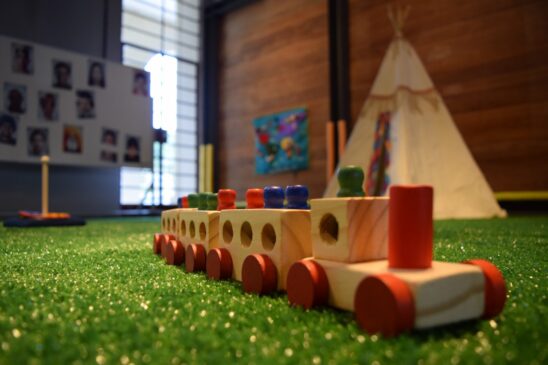 'Mundo de Brincar', realizado em janeiro e julho, proporciona momentos de alegria e descobertas com brinquedos educativos
