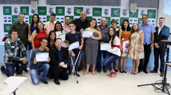 Ao todo, 112 estudantes receberam o certificado de conclusão do curso no último sábado em Itapecerica