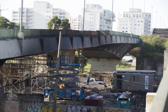Por conta de incêndio na ponte do Jaguaré, um laudo emergencial foi contratado para a estrutura