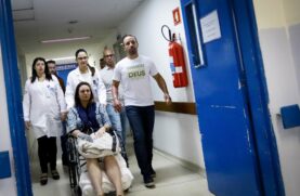 Rogério Lins e a primeira-dama, Aline Lins, receberam alta médica na manhã desta quarta-feira
