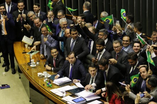 O presidente da Câmara, Rodrigo Maia (DEM-RJ), comandou a votação da reforma na quarta-feira