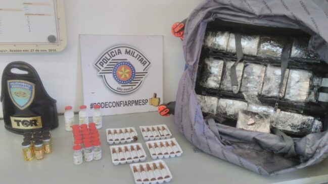 Medicamentos para emagrecer, anabolizantes e porções de drogas foram apreendidos pelo Tático Ostensivo Rodoviário (TOR) em Itu