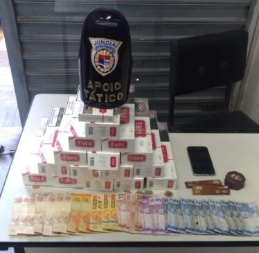 Guarda Civil apreende dezenas de caixas de cigarros falsificados em Jundia&iacute;