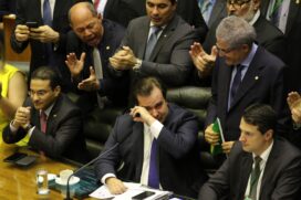 Plenário aprova texto-base da reforma da Previdência por 379 votos a 131