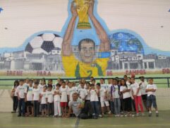 Fundação Cafu está com atividades suspensas enquanto passa por uma 'reformulação geral'