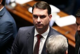 Em outras oportunidades, Flávio já havia tentado anular a investigação no STF e na Justiça do Rio