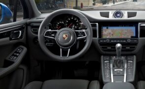 O assistente de tráfego do Macan tem piloto automático