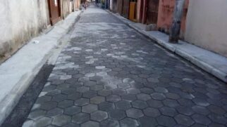 Mutirão da prefeitura e comunidade na rua Bom Sossego, em Maresias, está na reta final