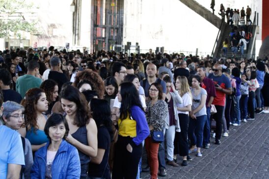 Fila nesta terça era gigantesca; exposição ENTITY_quot_ENTITYTarsila PopularENTITY_quot_ENTITY vai até domingo e é o maior público do museu nos últimos 20 anos