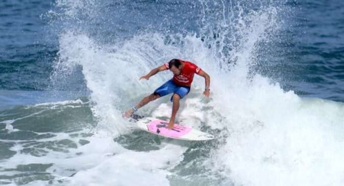 A 43ª edição do Ubatuba Pró Surf é realizada pela Associação Ubatuba de Surf e tem supervisão da Federação Paulista de Surf